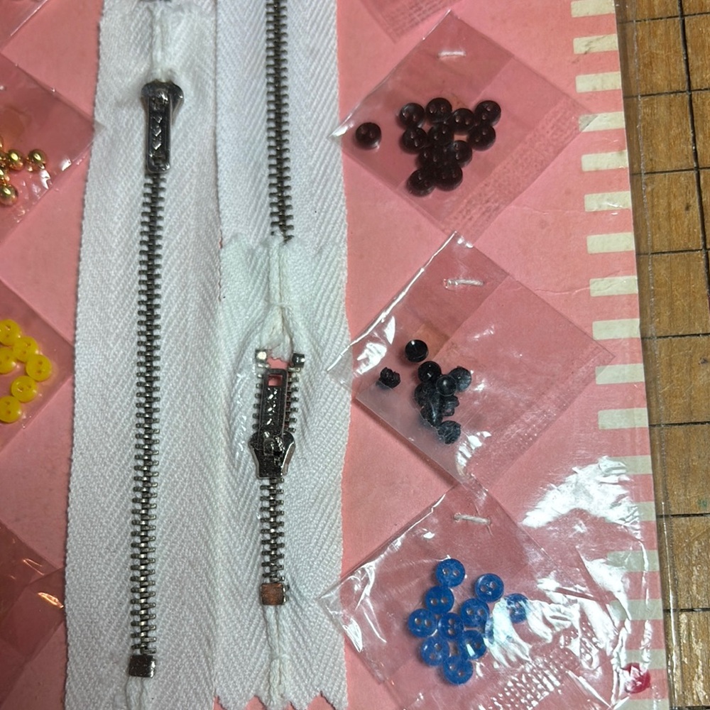 Mattel 1963 Barbie and Midge Fashion Accessories Silver Zippers Buttons 8”x5.75” - Picture 14 of 17